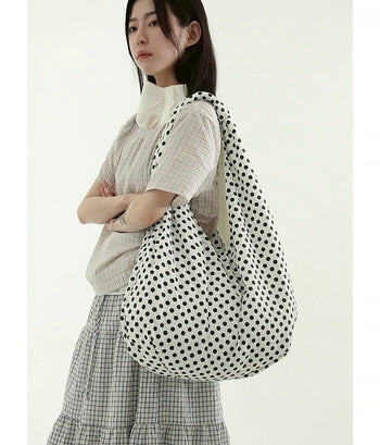 充足收納波點圓形單肩包