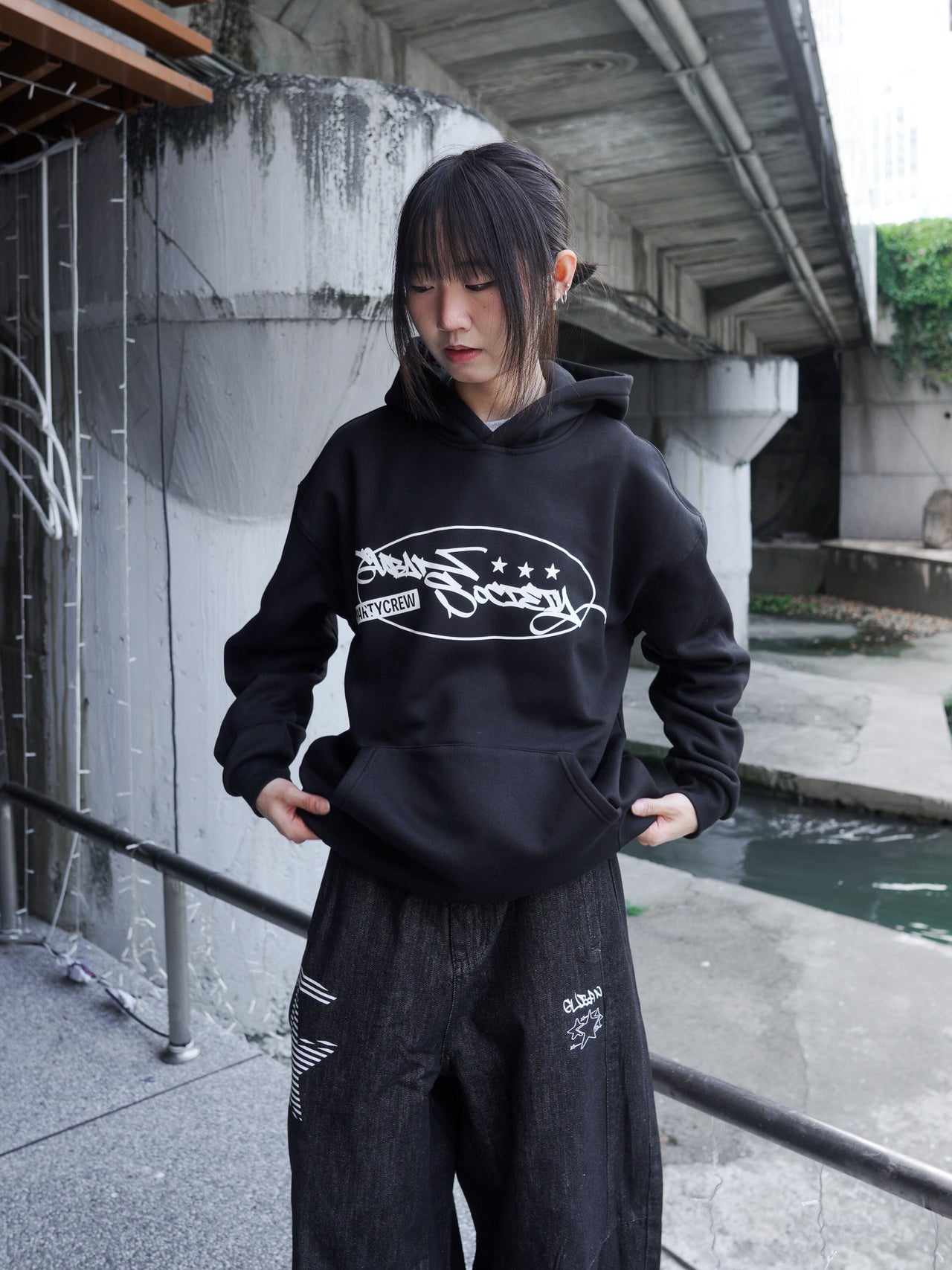 【GUBAN】塗鴉logo連帽絨毛長袖帽T