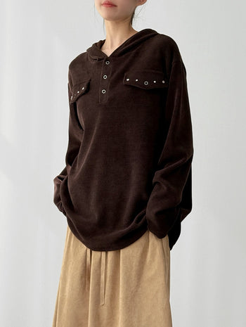 天鵝絨假口袋鈕扣連帽衫