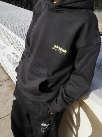 " MADE 𝗚𝘂𝗯𝗮𝗻 " 星星人重磅絨毛寬鬆長袖帽T