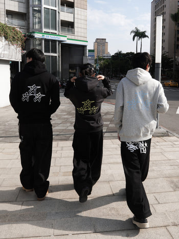 " MADE 𝗚𝘂𝗯𝗮𝗻 " 星星人重磅絨毛寬鬆長袖帽T