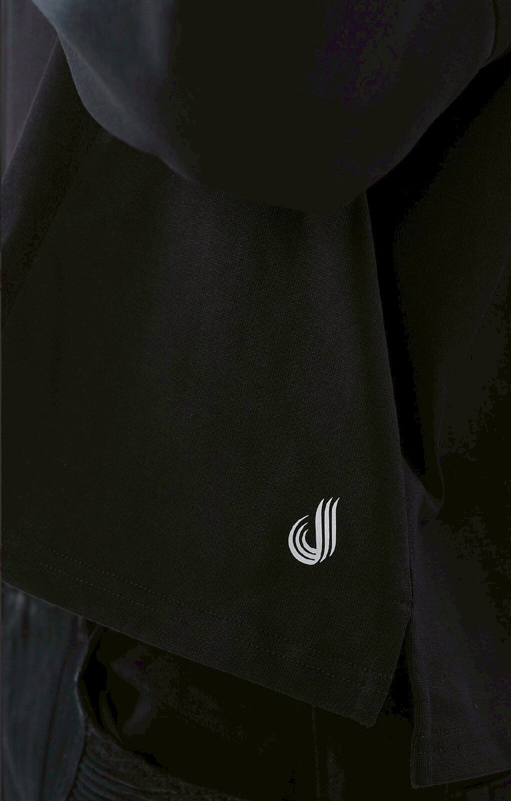 【GUBAN】Jobdatasheet Mock Neck Printed & Embroidered Long-Sleeve Top D29