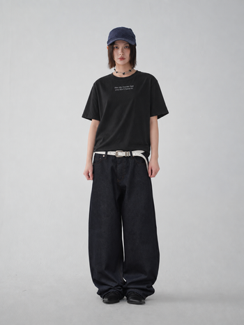 “MADE 𝗚𝘂𝗯𝗮𝗻 " SLOW DOWN GRAPHIC TEE GB-003