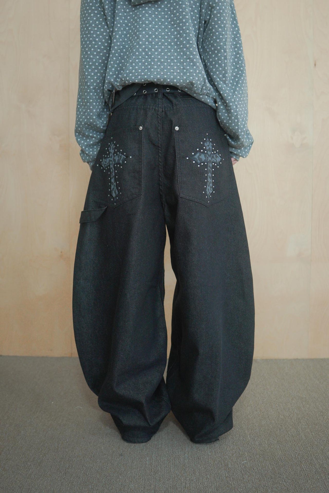 水鑽豹紋十字架寬鬆彎刀牛仔褲