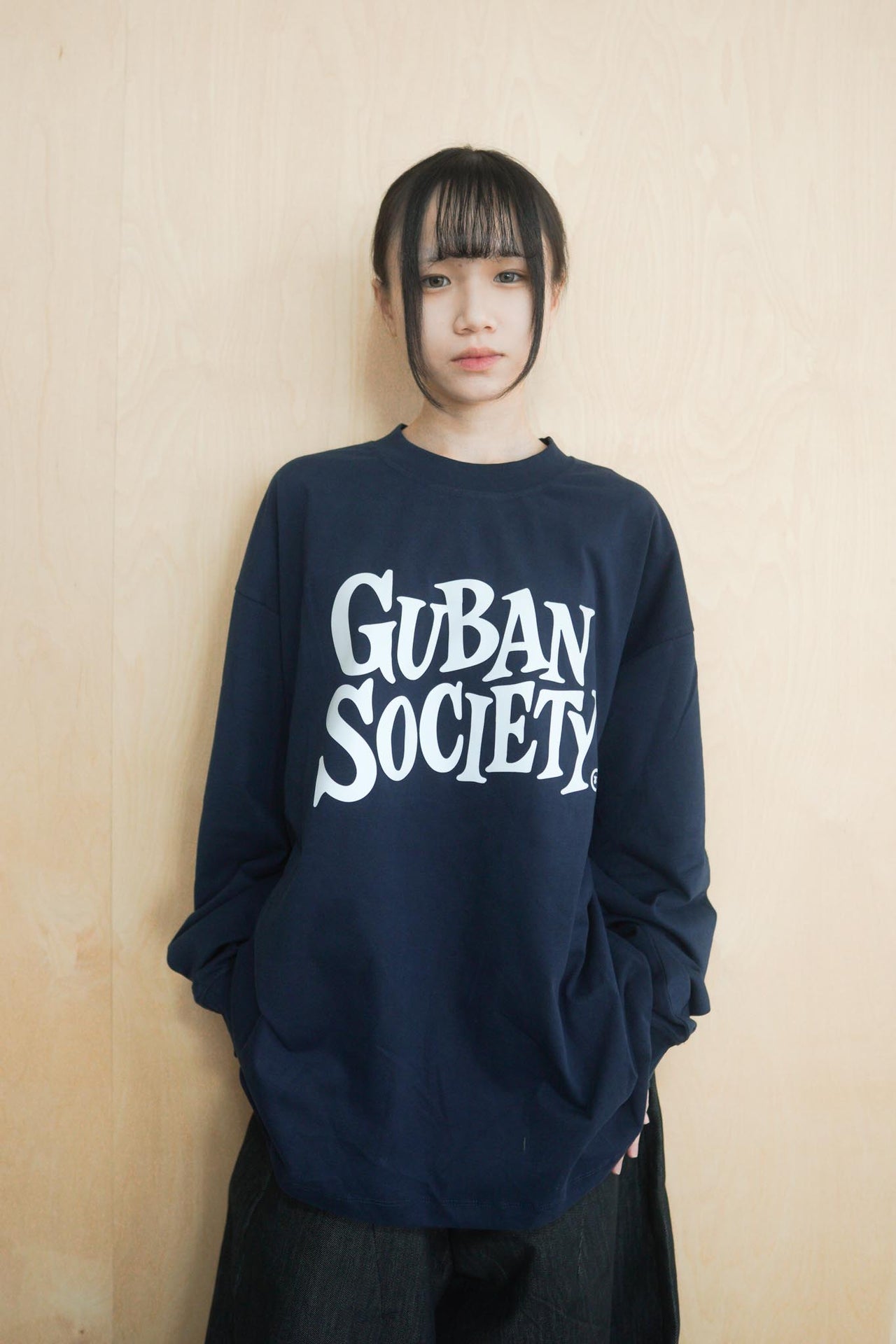 大LOGO休閒素色長袖上衣