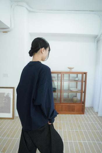 大LOGO休閒素色長袖上衣