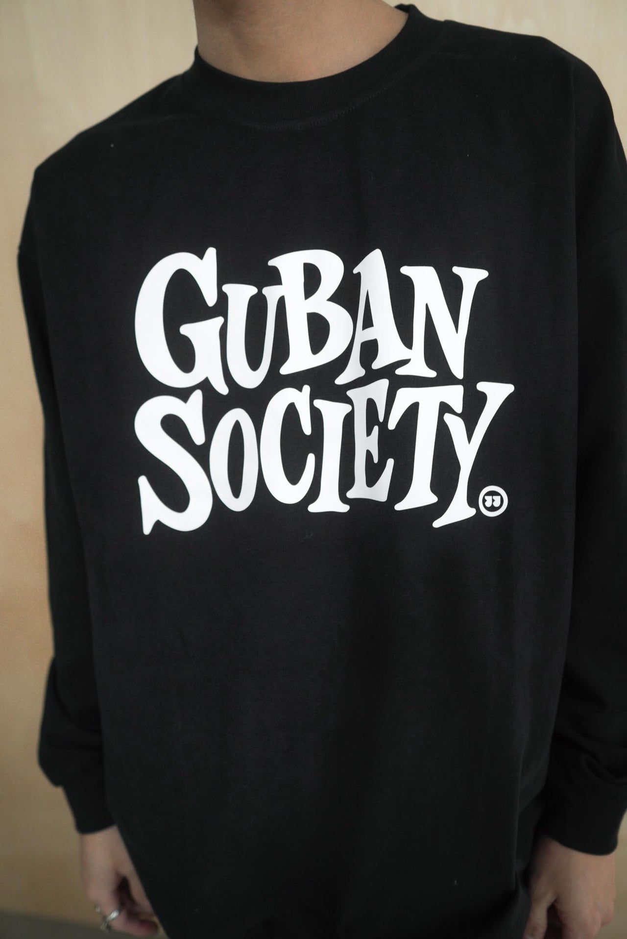 大LOGO休閒素色長袖上衣