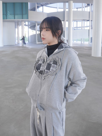 J-H92 韓國立體抽繩愛心貼布連帽外套