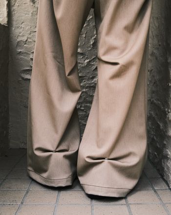 《NEVERLAND》2026.08 Rivet Suit Khaki Pants P-N179