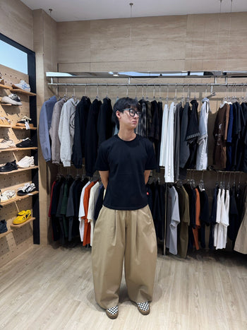 “MADE 𝗚𝘂𝗯𝗮𝗻 " CLEAN FIT BASIC TEE  (黑色) GB-001