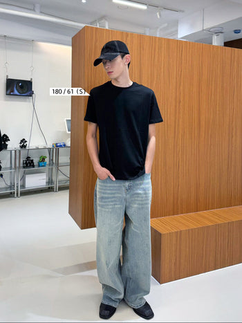 “MADE 𝗚𝘂𝗯𝗮𝗻 " CLEAN FIT BASIC TEE  (黑色) GB-001