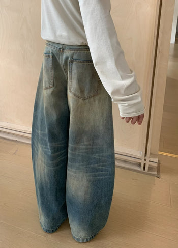 POH P-P117 水洗做舊補丁彎刀牛仔褲