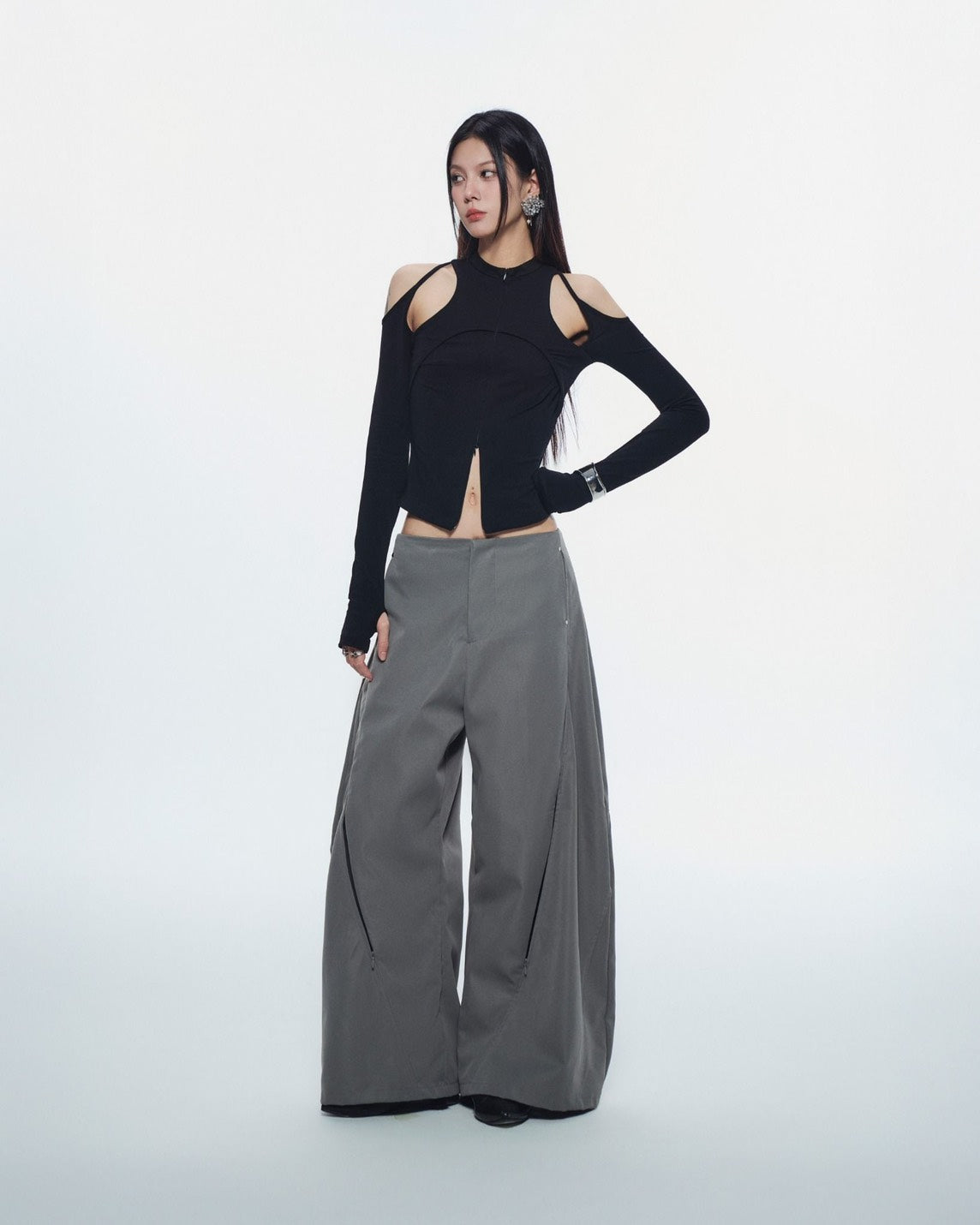 BUNNYHILL - T-B163 CASPIAN LONG SLEEVE TOP 高領鏤背上衣