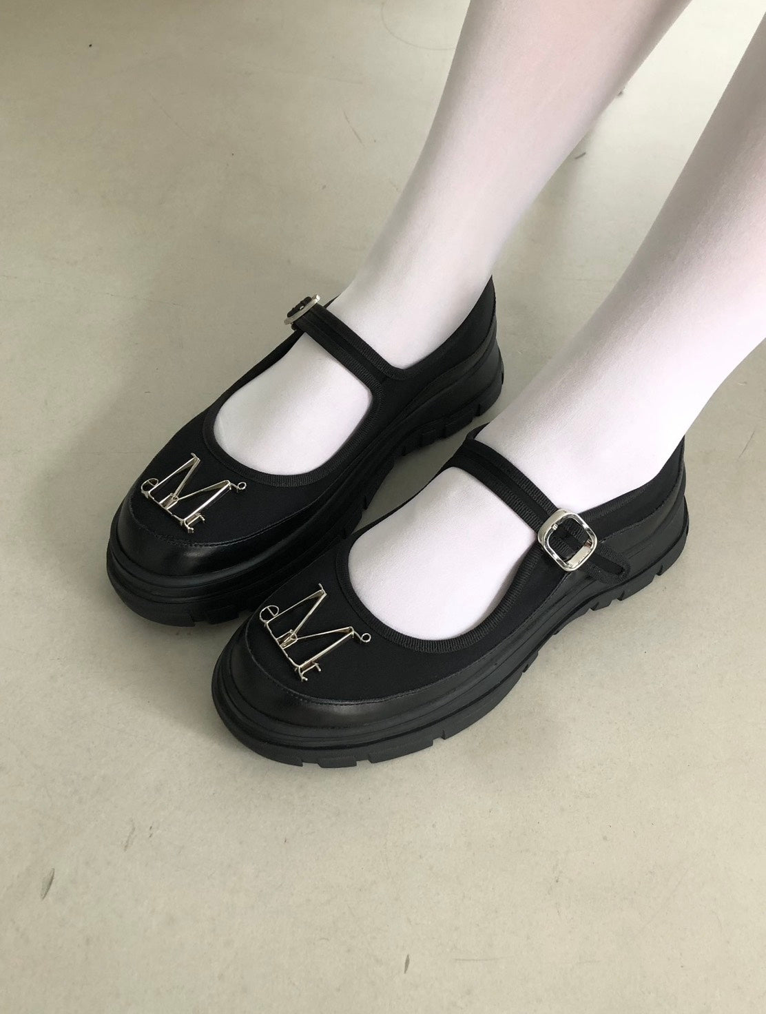 MUCENT - TILIA METAL LOGO POINT MARY JANE SHOES 瑪莉珍鞋 AC-E185