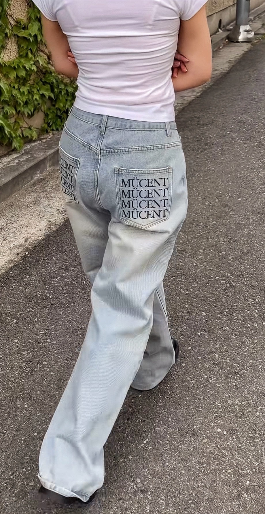 MUCENT - NOVA BACK LETTERING WIDE DENIM PANTS 牛仔長褲 P-E163